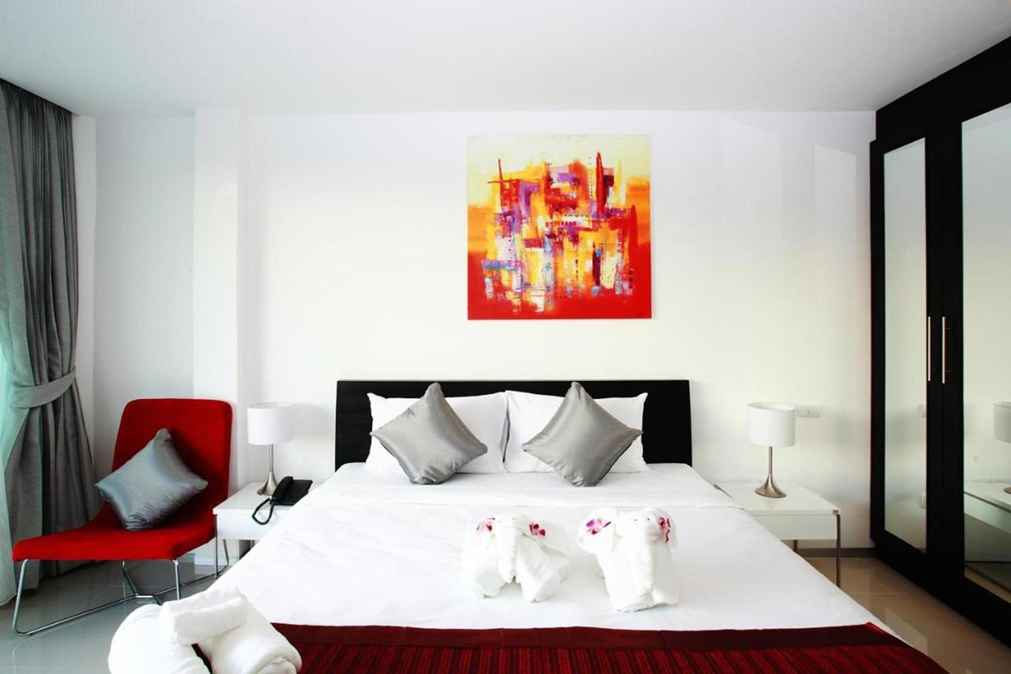 One World One Home Naiharn Hotel Rawai Luaran gambar