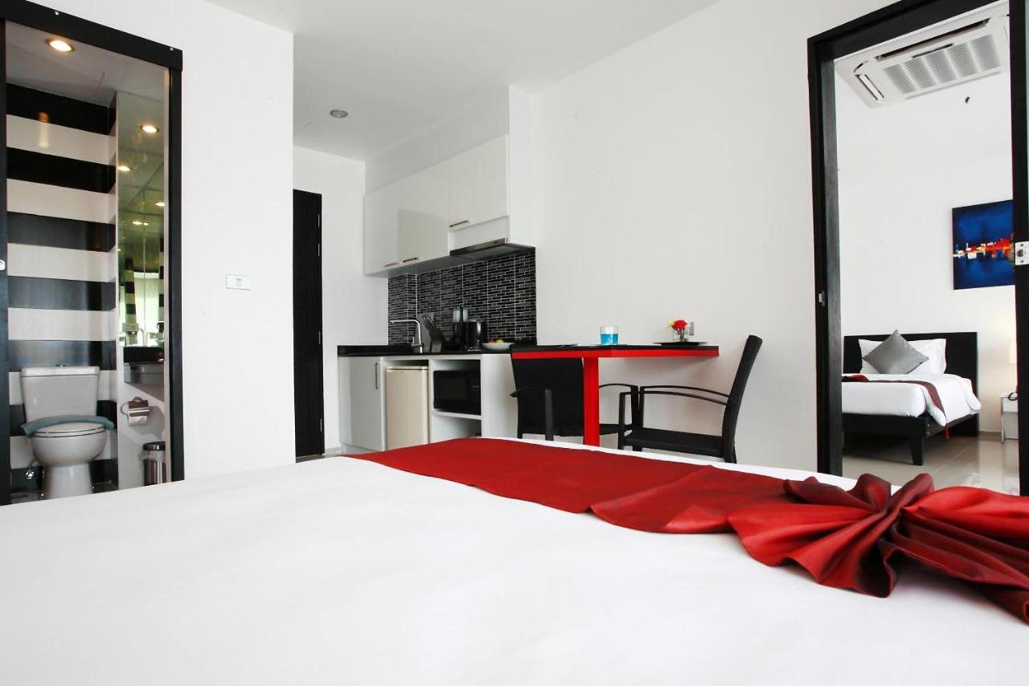 One World One Home Naiharn Hotel Rawai Luaran gambar