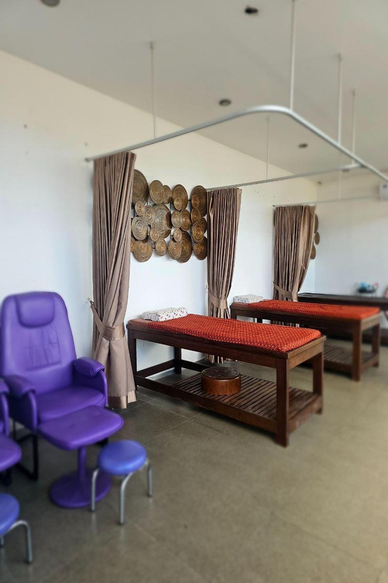 One World One Home Naiharn Hotel Rawai Luaran gambar